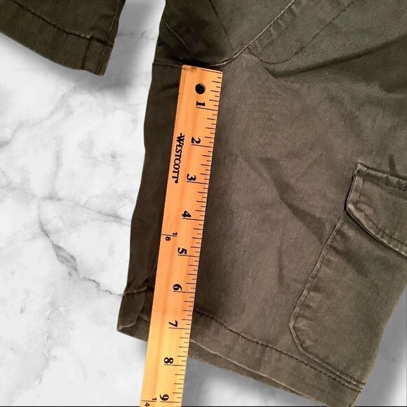 Old Navy Boys Gray Cargo Shorts Size  M 8 - Picture 13 of 13